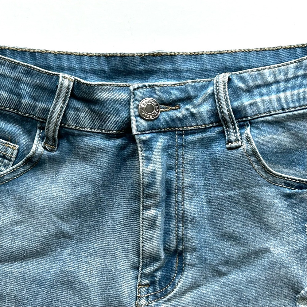🌸NEW IN BAG SHEIN Jean Shorts. Size: 6 (Medium) - Picture 3 of 9